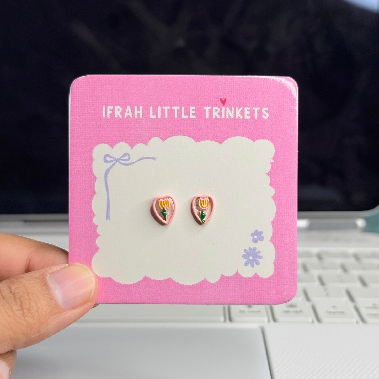Tulip in hearts studs