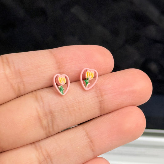 Tulip in hearts studs