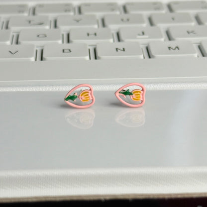Tulip in hearts studs